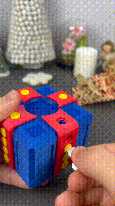 Giftcube - Annoying Giftbox